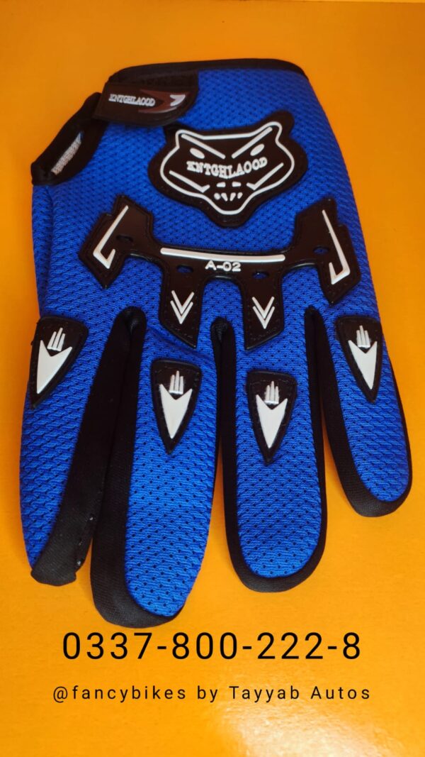 Sports gloves